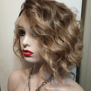 WIGS BY ROBIN Wavy Blonde Wig